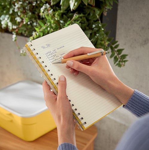 NOTITIEBOEK LEITZ COSY B5 160BLZ 100GR SPIRAAL LIJN GEEL-3